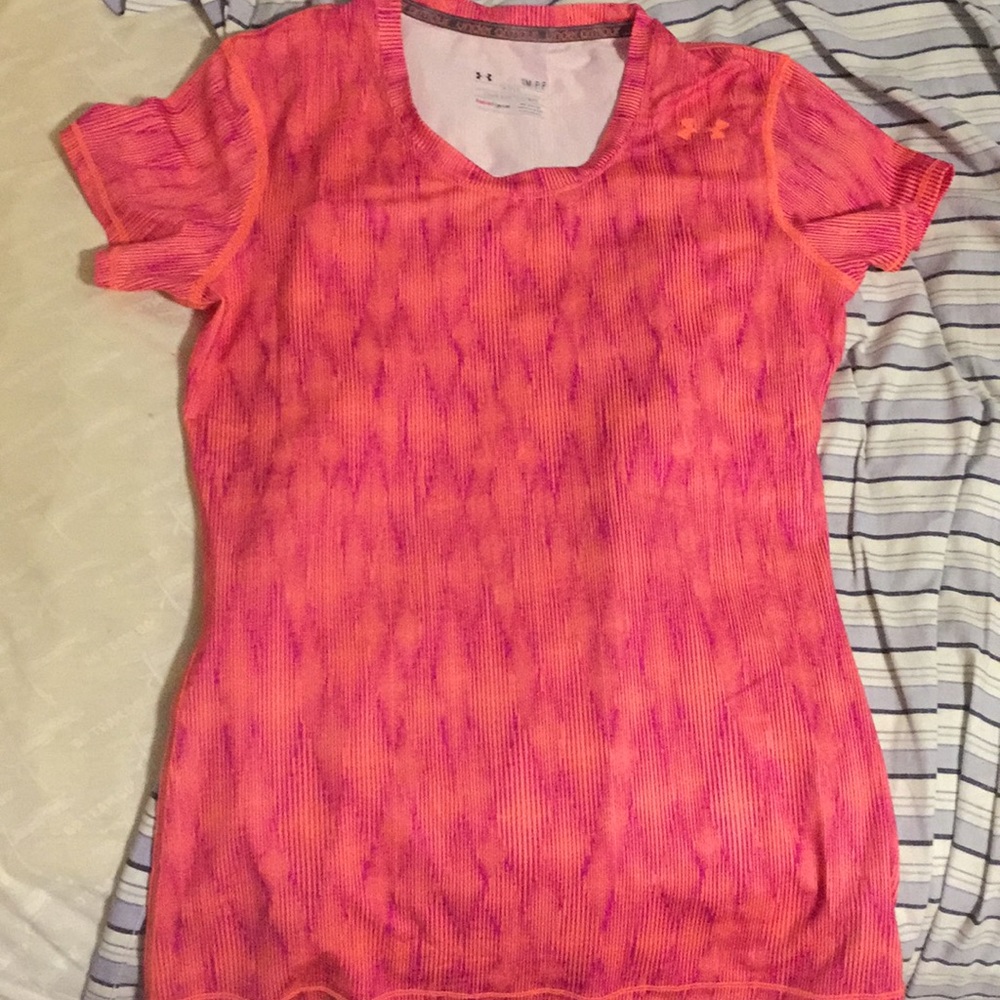 Under Amour T-Shirt (Size Small) Barely Worn!!